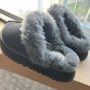 Ugg gray Disquette women’s slippers NWB and tags